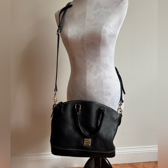 Dooney & Bourke Darcy Black Pebble Grain Classic Satchel/Crossbody - Picture 1 of 12